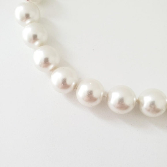 Faux Pearl Necklace - Picture 2 of 3
